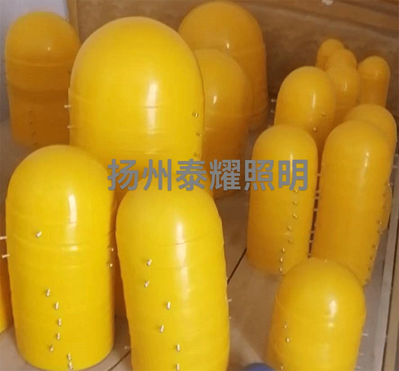 信号灯杆件，监控杆件，人形信号灯杆件顶部的小黄帽功能与作用